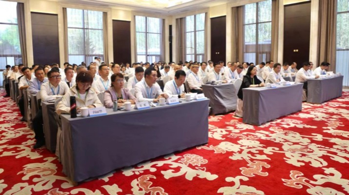 種植文旅人的永恒綠洲——石培文董事長在武威實訓(xùn)基地深入講授集團(tuán)企業(yè)文化